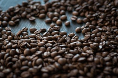 kavrulmuş kahve çekirdeği eski ahşap tablo