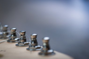 Topuzlar ayarlama ile gitar RIFF