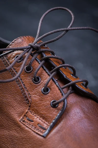 Een paar mooie bruin lederen schoenen — Stockfoto