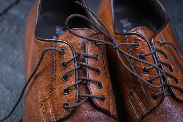 Ein paar schöne braune Lederschuhe — Stockfoto