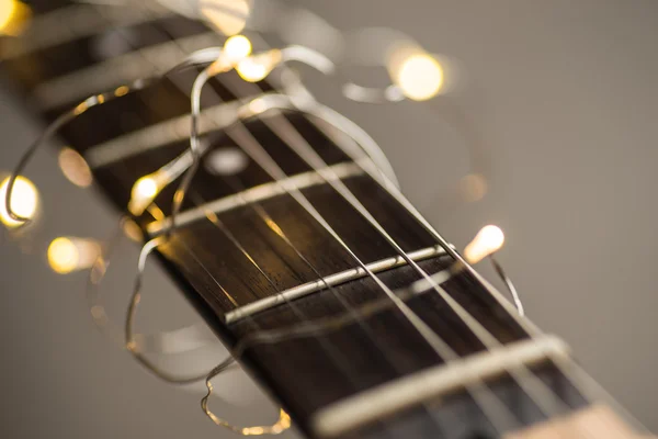 Τάστα κιθάρα με έγχορδα και φώτα — Φωτογραφία Αρχείου