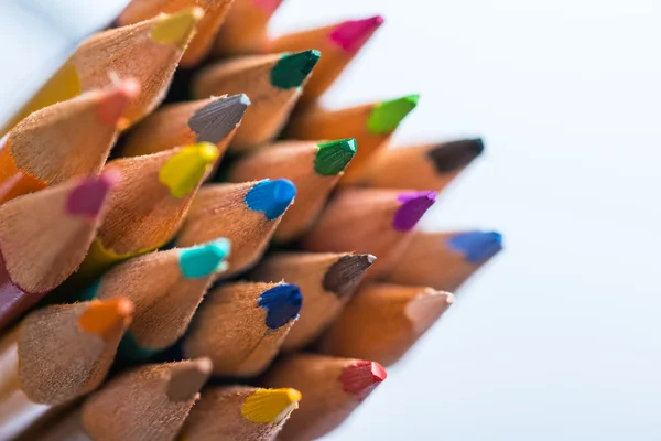 スタンドの色鉛筆の束 — ストック写真