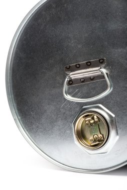 Beyaz arka plan üzerinde kimyasal davul