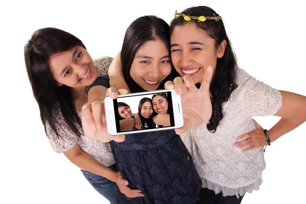 Selfie amigos menina na tela do telefone isolado — Fotografia de Stock