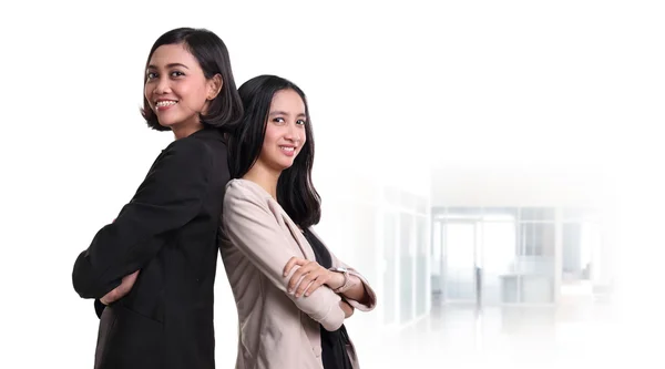 Damen im Büro — Stockfoto