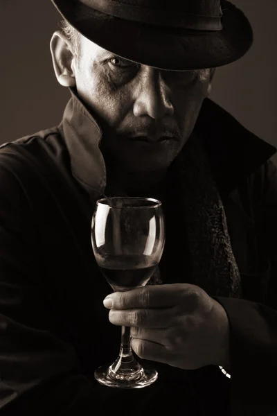 Old gangster with sinister eye — Stock Photo, Image