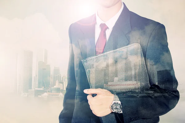 都市のビジネスマンの二重露光イメージ — ストック写真
