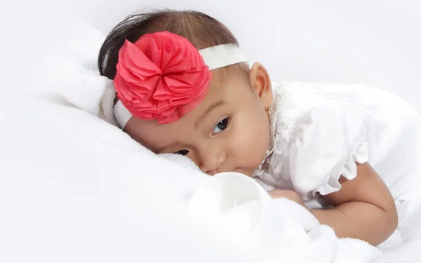 Retrato de cara de bebé somnoliento — Foto de Stock