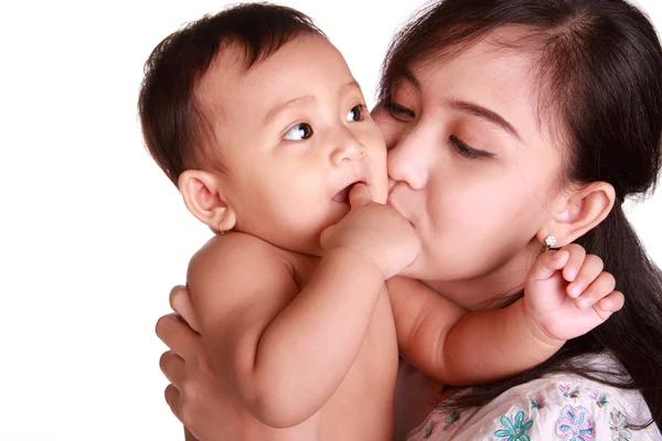 Mamma kiss baby — Stockfoto