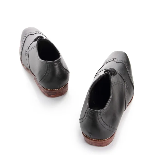 Zapatos de hombre de negocios caminando sobre blanco — Foto de Stock