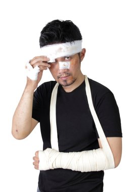 Kaza kurbanı izole kamera görünüyor