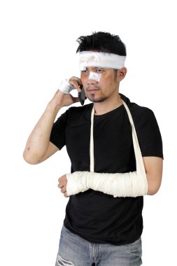 Bandajlı adamın telefon izole