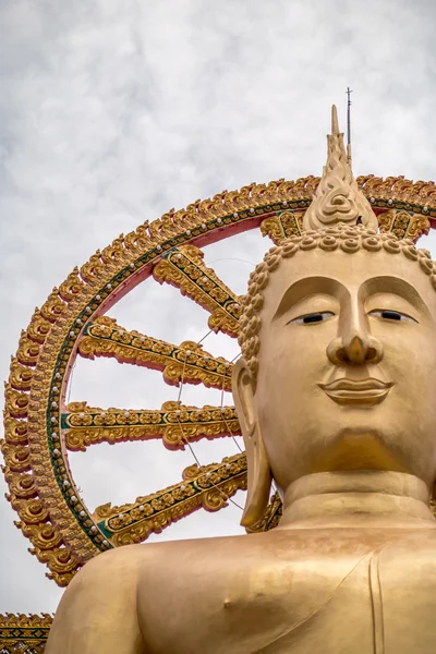 büyük altın buddha heykeli