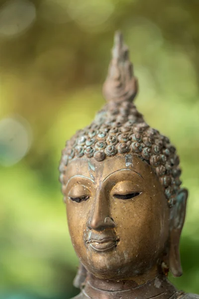 Faccia ravvicinata di Buddha . — Foto Stock