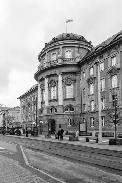 Poznan University of Medical Sciences vista de Fredry Kosciuszk — Fotografia de Stock