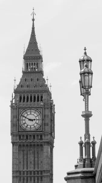 Lantaarnpaal en Big Ben Londen — Stockfoto