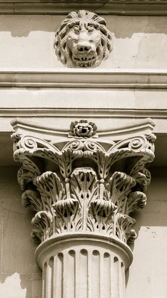 Kapitał kolumna koryncki — Zdjęcie stockowe