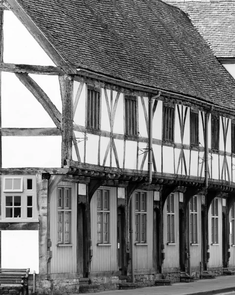 Haus im Tudor-Stil — Stockfoto