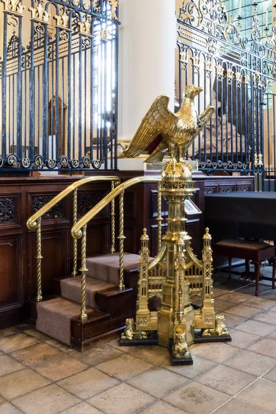 Derby Cathedral Golden Eagle — Stock Photo, Image