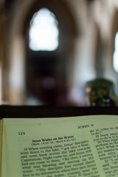 Bible on the lectern, Shallow depth of field — Stock Photo, Image