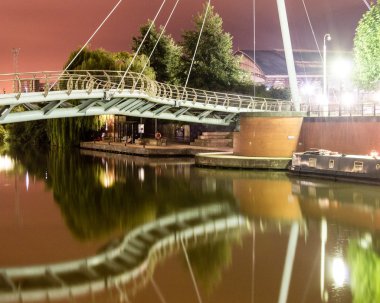 Valentine Bridge Bristol üzerinden gece görünümü
