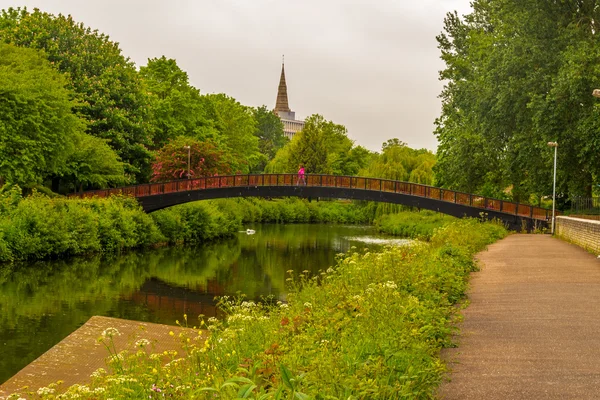 Voetgangersbrug over molen Stream, Taunton — Stockfoto