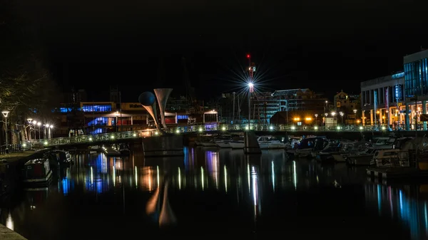 Docks and Pero bridge in Bristol by night — Stock Photo, Image