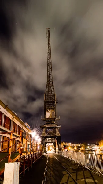 Bristol kikötői daru éjjel — Stock Fotó