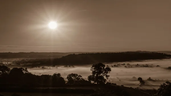 Napkelte megtekintése a Glastonbury Tor F, Somerset, Anglia — Stock Fotó