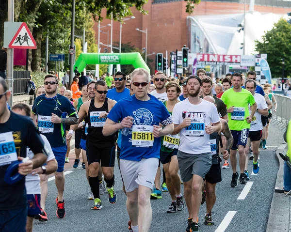 Bristol, Inglaterra - 13 DE SETEMBRO DE 2015 Meia Maratona de Bristol 2015 — Fotografia de Stock