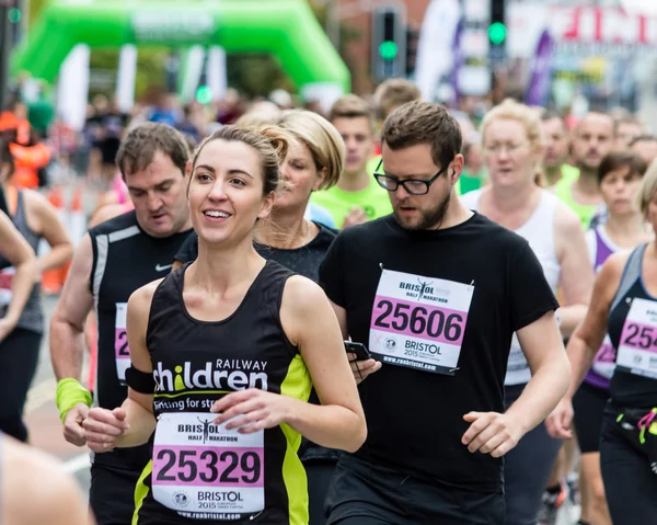 Bristol, Inglaterra - 13 SEPTIEMBRE 2015 Media Maratón de Bristol 2015 —  Fotos de Stock