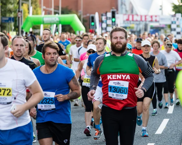 Bristol, Inglaterra - 13 DE SETEMBRO DE 2015 Meia Maratona de Bristol 2015 — Fotografia de Stock