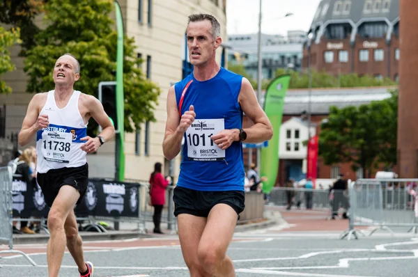 Bristol, Inglaterra - 13 DE SETEMBRO DE 2015 Meia Maratona de Bristol 2015 — Fotografia de Stock