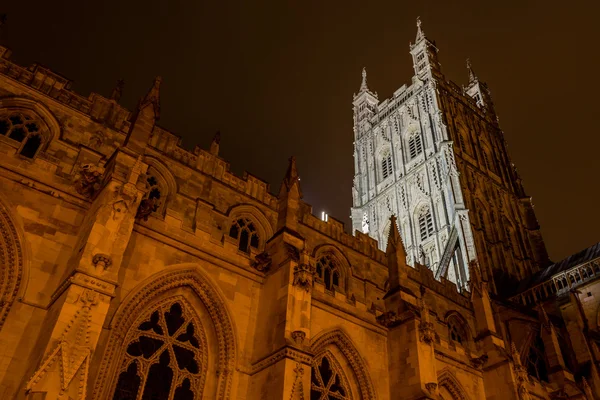 England, Gloucester - 12 februari talar katedralen nattetid 2015, torn — Stockfoto