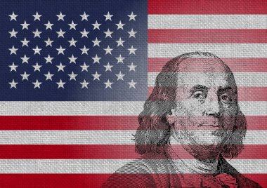 Benjamin Franklin 'in portresi, Amerikan bayrağı deseninde, ülkenin tarihini ve bağımsızlığını sembolize ediyor.