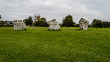 İngiltere, Avebury - 03 Ekim 2015: Avebury, Neolitik henge anıt, Unesco Dünya Mirası Sit Alanı, Wiltshire, güneybatı İngiltere