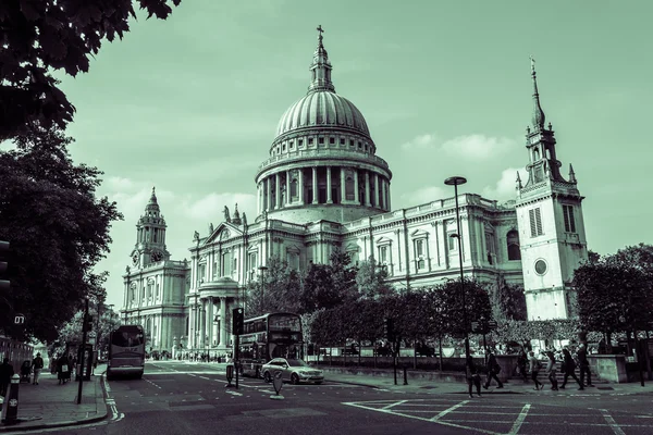 St Paul's Cathedral street view black and white photography — Stock Photo, Image