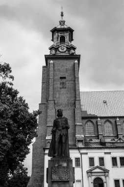 Boleslaw Chrobry heykeli Gniezno katedral kule saati