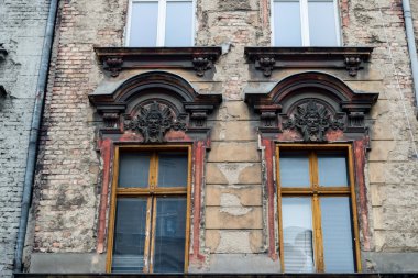 Windows ve eski bina cephe