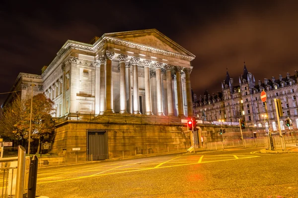 Lado sur de St George 's Hall por la noche — Foto de Stock