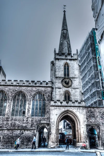 Kirche von st john the baptist fassade von der nelston street mit einem — Stockfoto