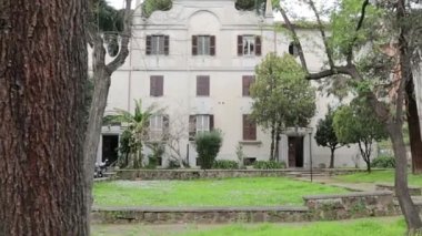 Beyaz Köşkün HD Clear videosu