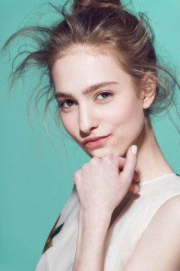 Güzel kadın yüzü