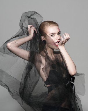 profesyonel güzellik modeli yüz peçe moda kadın sanat vogue fotoğraf kırmızı dudaklar