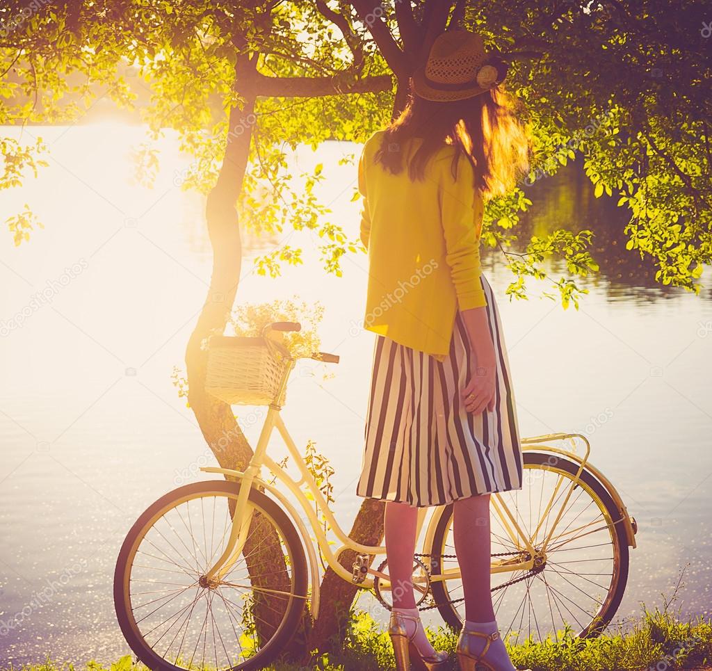 bike with basket near the water