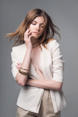 Genç stil sahibi kadın.