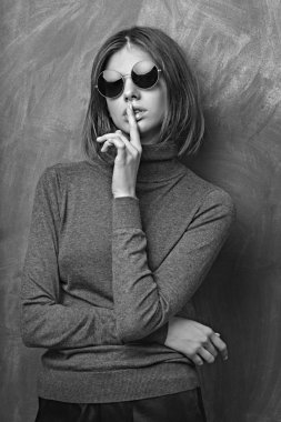 Genç stil sahibi kadın.