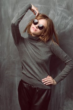 Genç stil sahibi kadın.