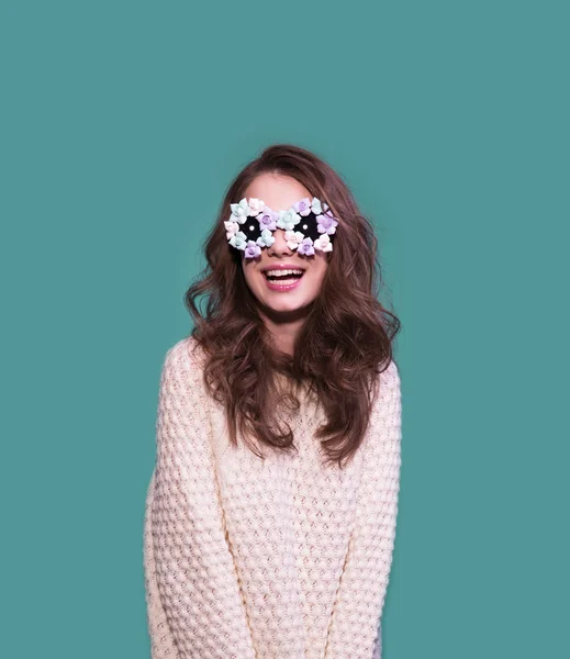 Модна жіноча маска сонцезахисні окуляри дизайн декоративний портрет — стокове фото