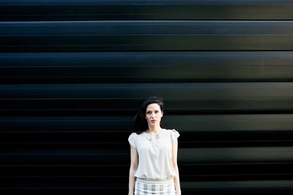 Mujer vestida para negocios mundo — Foto de Stock